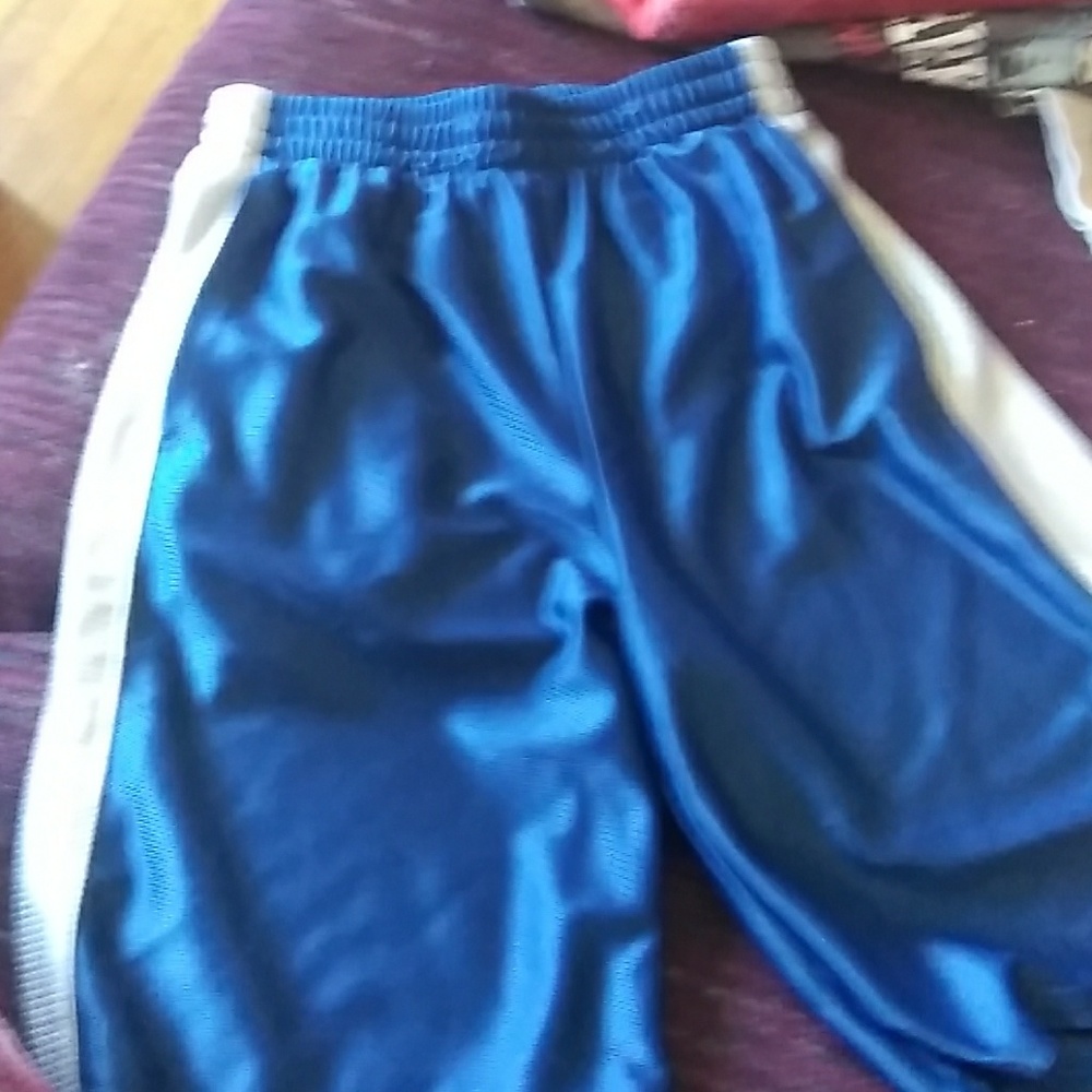 Boys size 8 basketball shorts